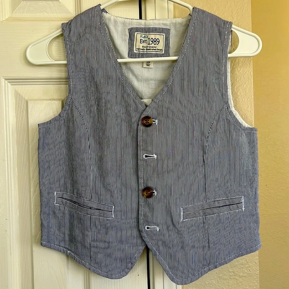 Boys Spring Vest - Size 10 - Picture 1 of 4